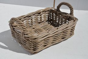 Korb Rattan eckig mit Henkel