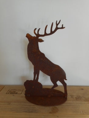 Hirsch rost röhrend auf Platte H 25cm