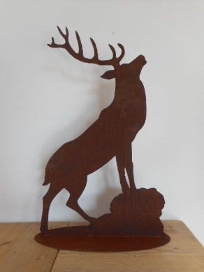 Hirsch rost röhrend auf Platte H 65cm
