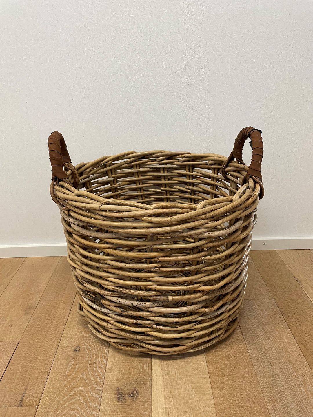 Korb braun natur mit Henkel D 43cm